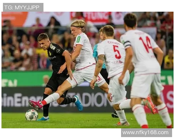 科隆与汉堡激战正酣谁能在德甲赛场上笑到最后